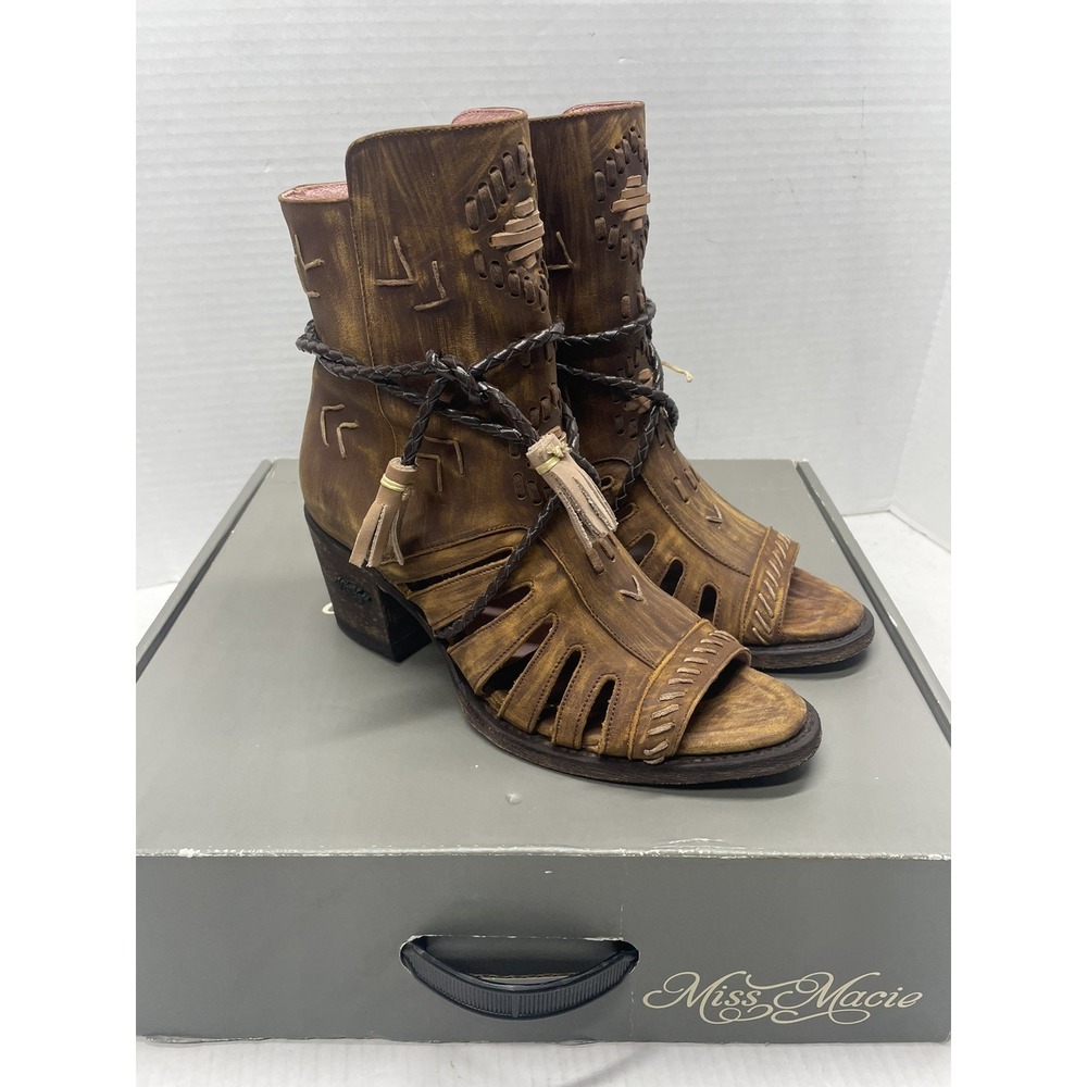 Miss Macie Singing Brook Leather Ankle Boot Peep Toe Side Zip Distressed 9